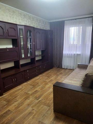 Трикімнатна квартира 72 м², Подільський район, Провулок Квітнева 8, 18 000 грн