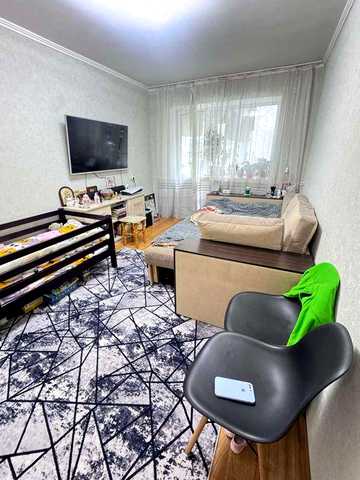 Продаж 1к Виставка з гарним ремонтом Терміново