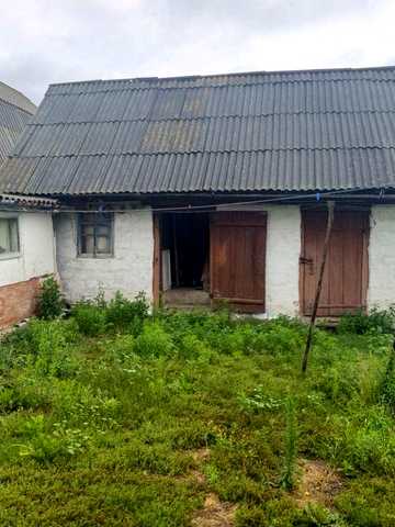 Продається пів будинку