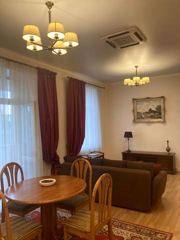 Велика Васильківська вул. (Червоноармійська), 106