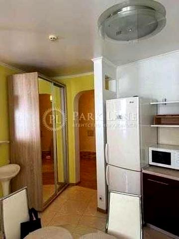 Продаж 2-к квартири в Святошинському районі