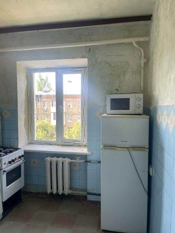 Без% Будівельників 8