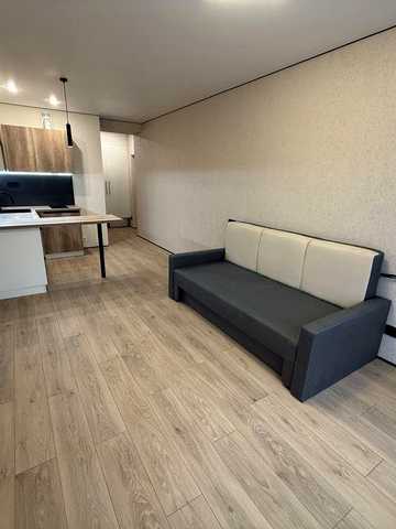 Квартира з новим ремонтом 2 поверх 55900$