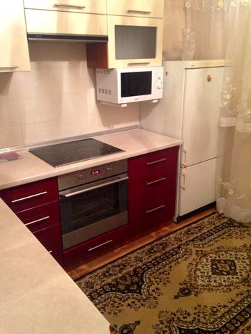 Милославська вул., 32/51а