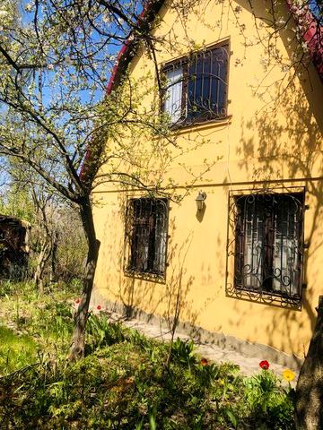 25 км від межі Києва, с.Кожухівка (Глеваха) Данилівка.Продам дачу з ремонтом.Нова проводка, сауна, душовий бокс