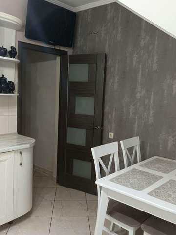 Продається квартира 80м.кв.+(40м.кв. кімната в мансарді) в районі міського озера, м.Коломия