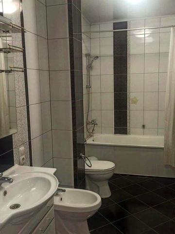 Здається 2х кімнатна квартира в центрі ! Вже вільна!