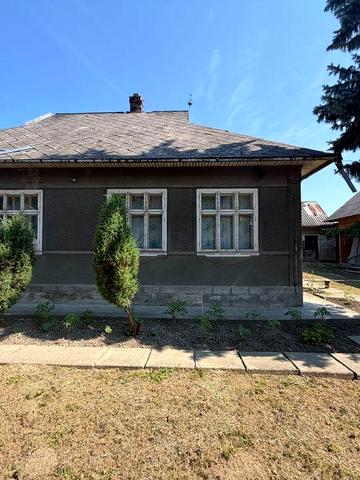 Продаж будинку в м. Новоселиця