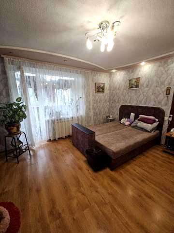 Ціна знижена.Продам 3 кімнатну квартиру в Дергачах по вулиці Садова