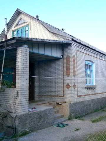 Будинок м. Бершадь. вул Долинська, до річки.