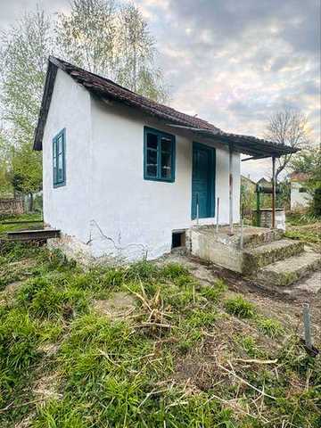 Продаж ділянки 10 сот з будинком.с.Вишня