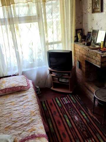 Дачна ділянка з будинком