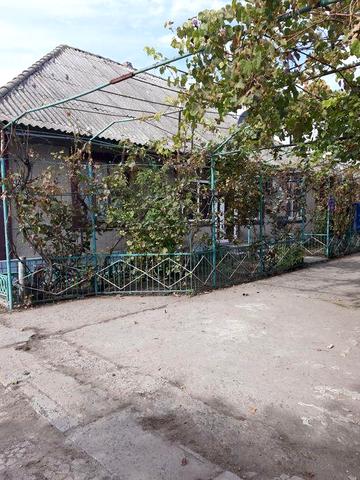 Свет с вокзала! Не выключают,всегда есть.Продам дом -дачу, в городе Арциз!