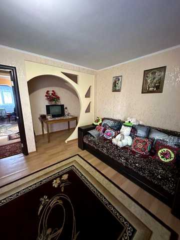Продам 2-х кімнатну квартиру з меблями