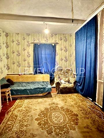 Без% Будинок з великою ділянкою та газом. Центральна вулиця