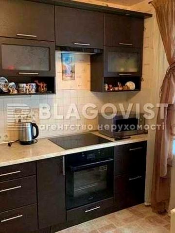 Позняки Ахматової А продаж 3к квартири