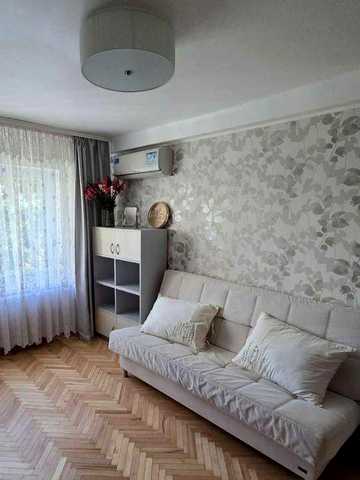 Продаж від власника 2-кімнатної квартири, площа 45 кв. м. Київ, пр. Голосіївський. Будинок 89