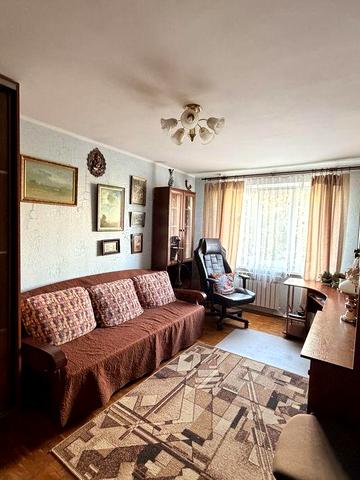 Продам 2-комнатную квартиру в Дарницком районе, ул. Севастопольская, 19