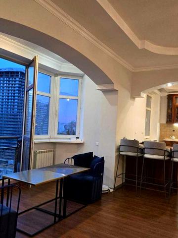 Оренда  вишуканої,видової 4к.квартири 175м,вул.Коновальця 32А,Печерськ.
