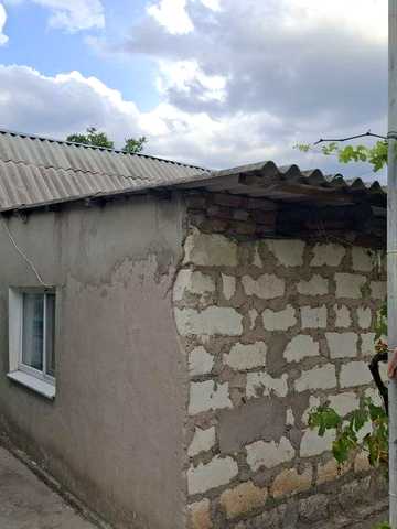 Два будинки на одній земельній ділянці