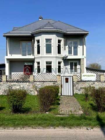 Продається новий будинок у м. Чигирин.