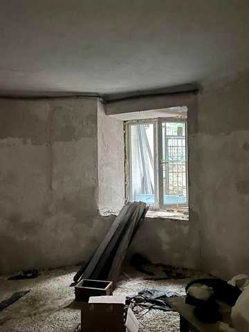 Продаж у старому фонді - під бізнес, оренду та життя.