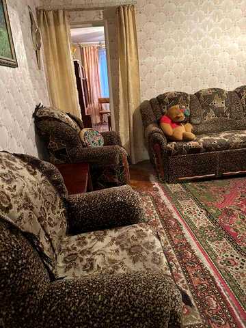 Продаж квартири з гаражем і земельною діланкою