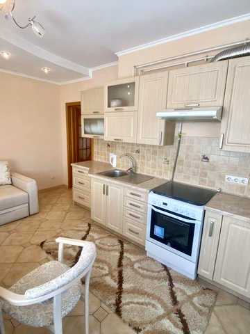 Продаж великої 1к. квартири. Вул. Івасюка. Обжита новобудова. 56.5 м2.