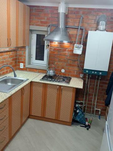 Здам будинок однокімнатний на довг.оренда платежі всі входять