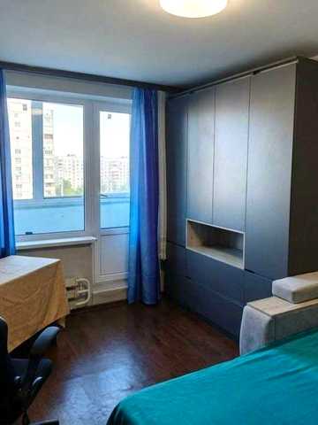 Продаж 3-кімн. квартири - метро Спортивна, Фесенківський в'їзд.