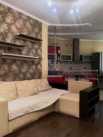 Середньофонтанська вул., 19б