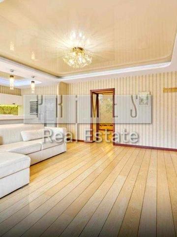 Продаж 3к квартири, вул.Тарасівська 21, м.Олімпійська, Центр