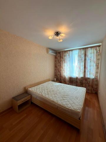 Олександра Поля просп. (Кірова), 129-Б