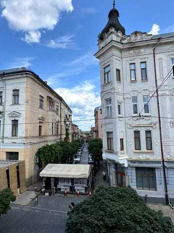 Продаж ексклюзивної дворівневої квартири в самому серці Чернівців – вул. Ольги Кобилянської