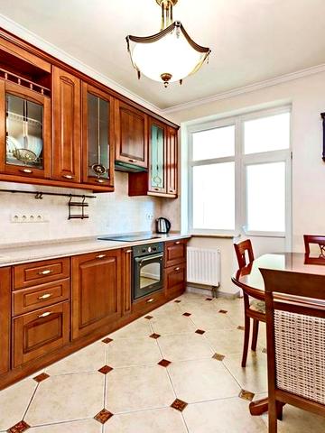 Григорія Сковороди вул., 6