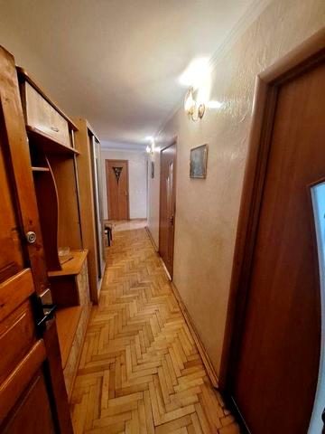 Здається в оренду простора 3-кімнатна квартира