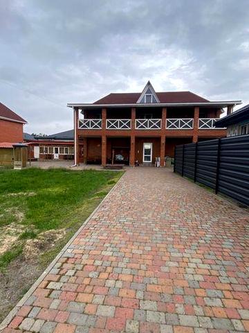 Продам будинок 242 м. кв. Ділянка 8.3 соток