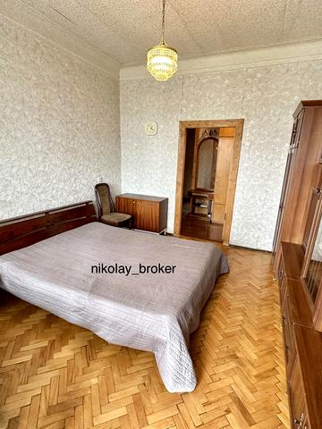 Миколи Міхновського бульв. (Дружби народів), 11