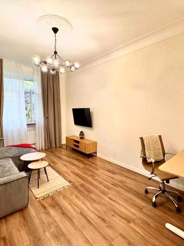 Аренда 2к квартиру в Центре . Мономаха 8