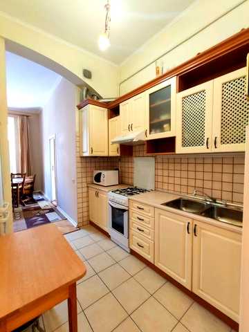 Продам 3-х кімнатну квартиру в центрі вул.Вірменська