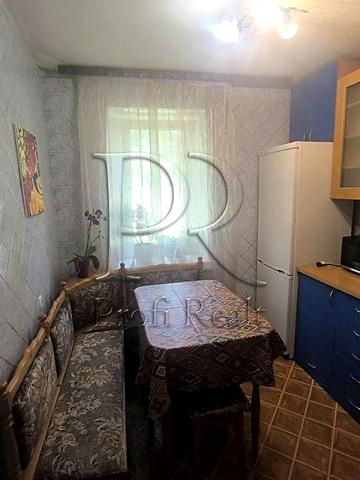 Продаж 2 кімн. квартири за адресою Симиренка 34