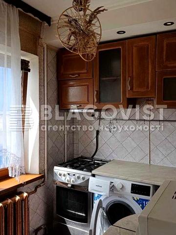 Продаж 2К квартири метро Чернігівська 10 хв. вул. Братиславська