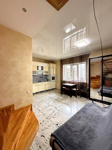 Дворівнева квартира 55 м² з ремонтом, Автономне опалення