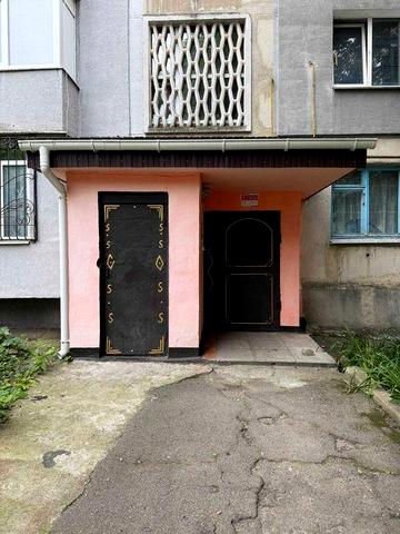 Продаж 3-кімнатної квартири в м.Жовті Води, з меблями, 2 поверх.