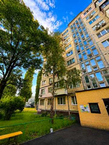 Продається 3-х кімнатна  квартира  вул.Жмеринська 22