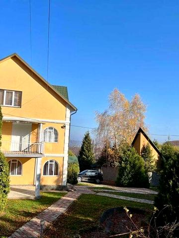 Продається будинок в районі цецено м. Чернівці можна під базу відпочинку