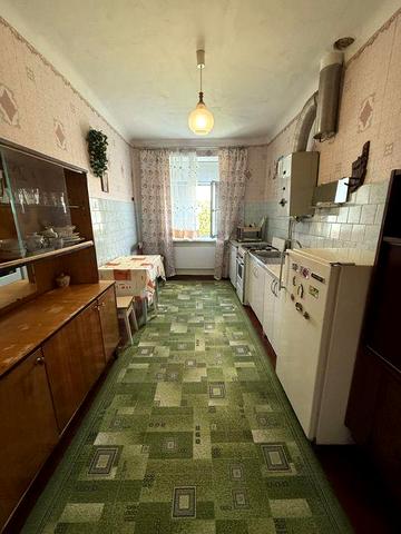 Продам 2к.кв в тихому центрі міста !