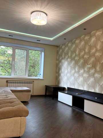 Продам 3 к, квартиру  з ремонтом на ЖМ Перемога