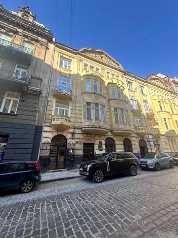 Продаж квартири у самому центрі Львова, на вул. Фредра біля готелю Нобіліс