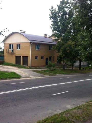 Продам 2-х уровневую квартиру в новом танхаусе по ул Щорса.Недорого